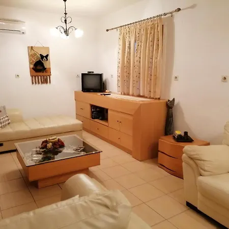 Litsa's House Platanias شقة