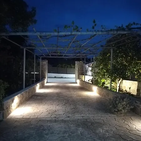 Litsa's House Platanias * أغيا باراسكيفي