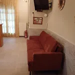 아파트 Litsa's House Platanias